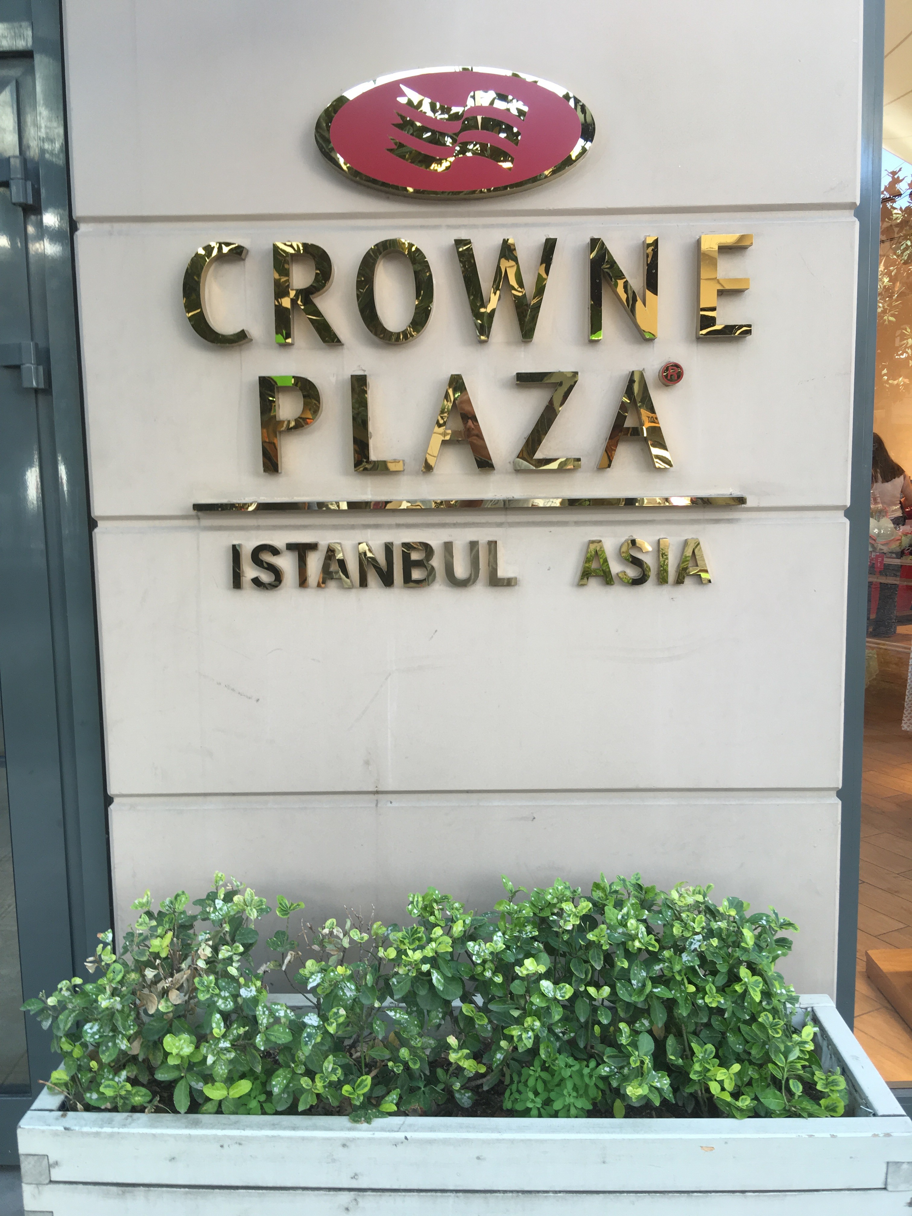 Crowne Plaza Giriş