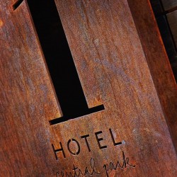 Corten Çelik Tabela