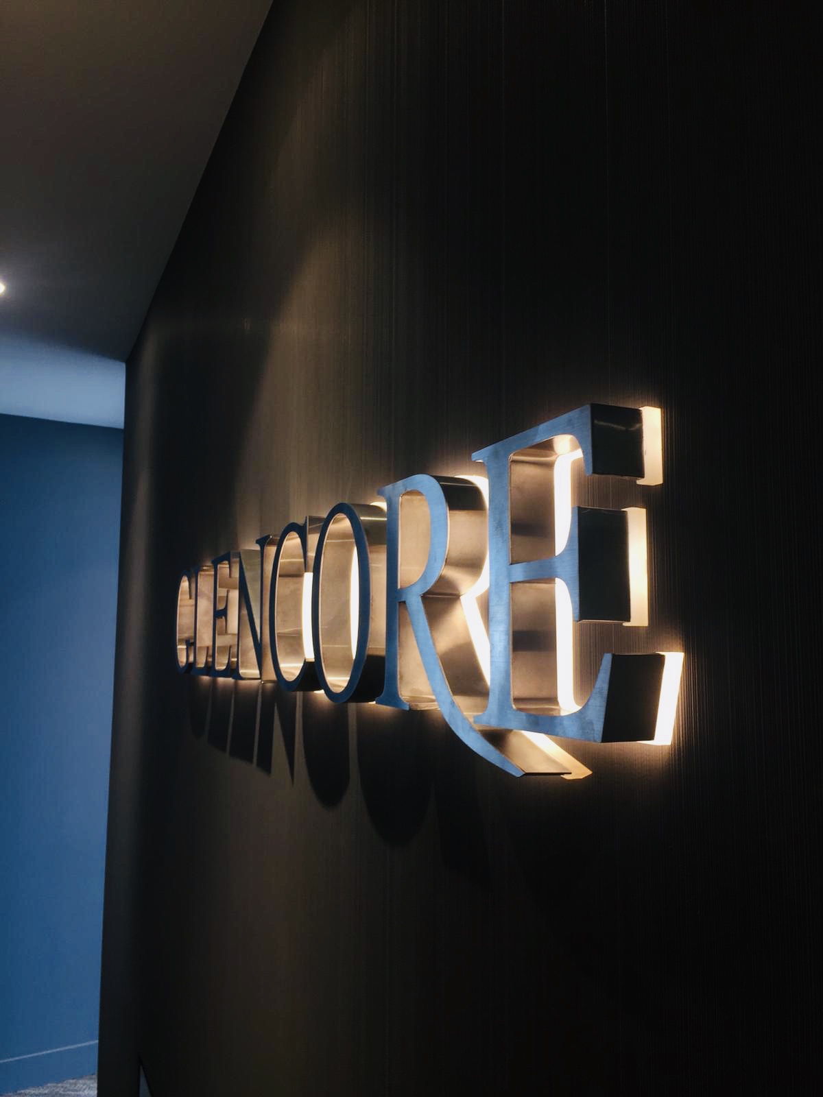 Glencore giriş tabelası