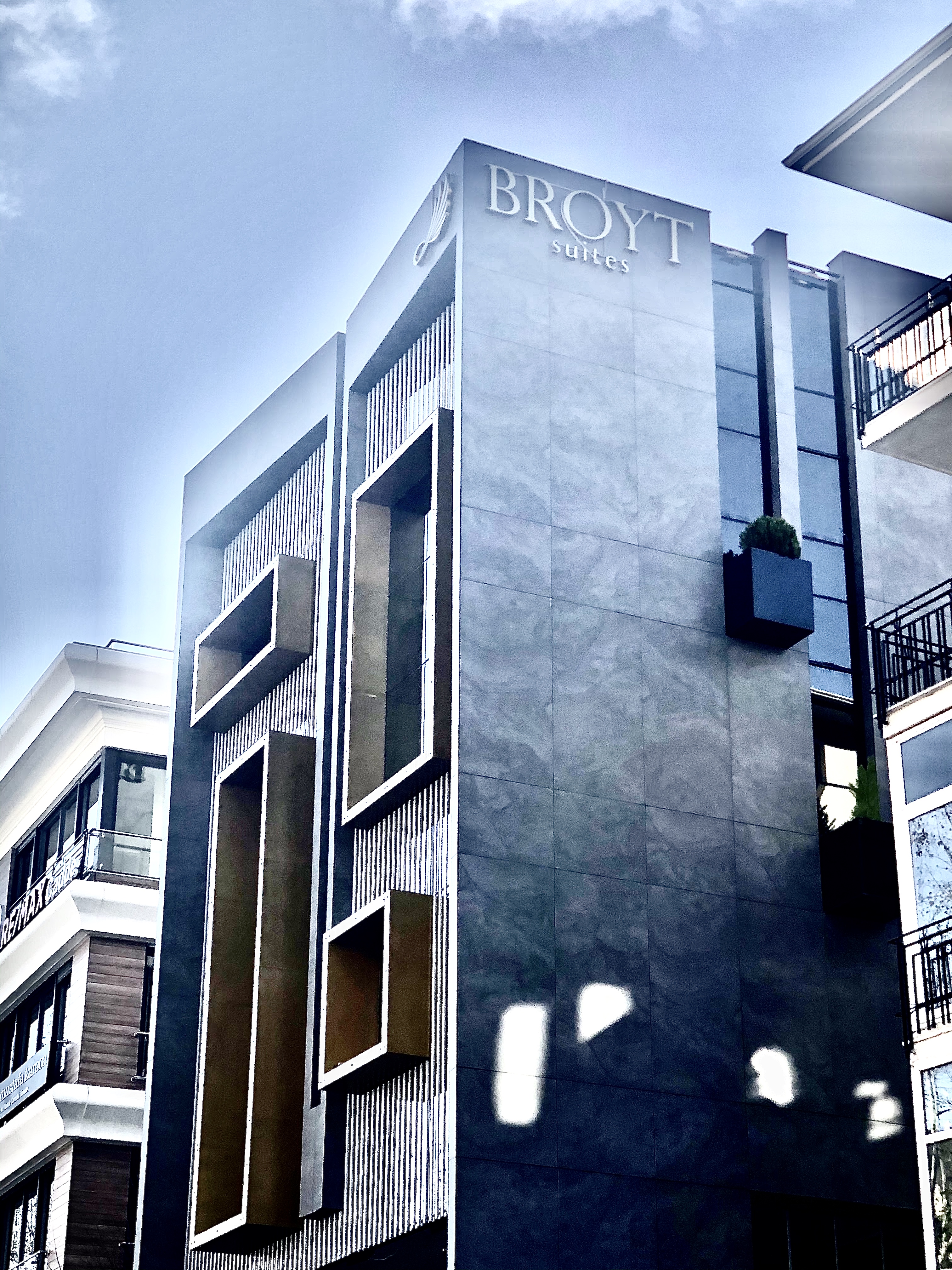 BROYT Suites